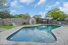 Pool/ Outdoor kitchen/Pool table